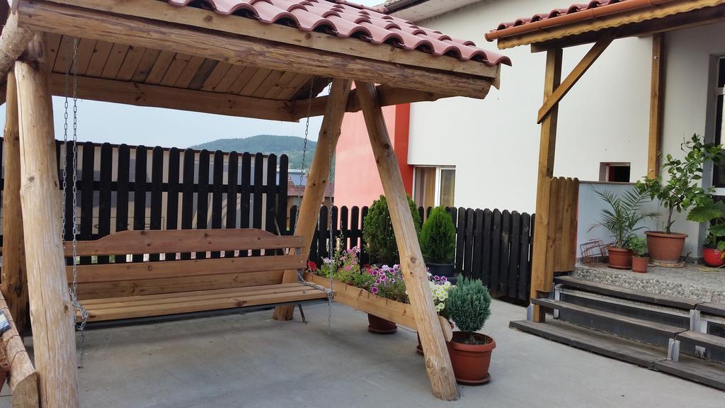 Guest House Chinar 08 Κίρκοβο Εξωτερικό φωτογραφία